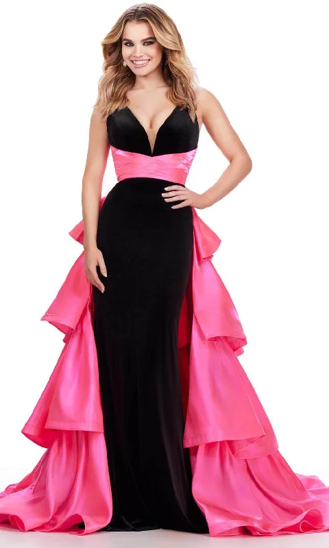 Ashley Lauren 11643 - Sleeveless Plunging V-Neck Prom Dress Sequin unclassified dresses